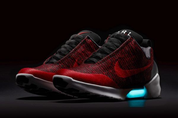 【搶先曝光】自動感應綁鞋帶！4款全新配色NIKE HYPERADAPT 1.0