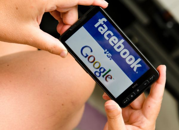 Facebook戀HTC的如意算盤