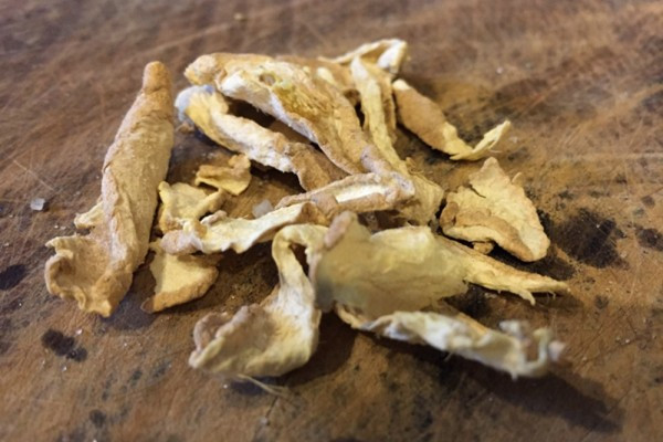 自製舒筋活絡鹽薑熱包  