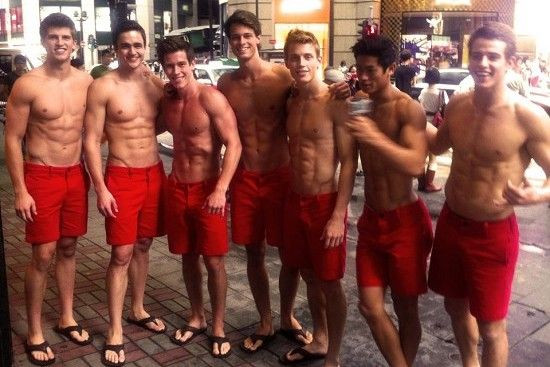 A&F裸男計劃  掀男女互罵