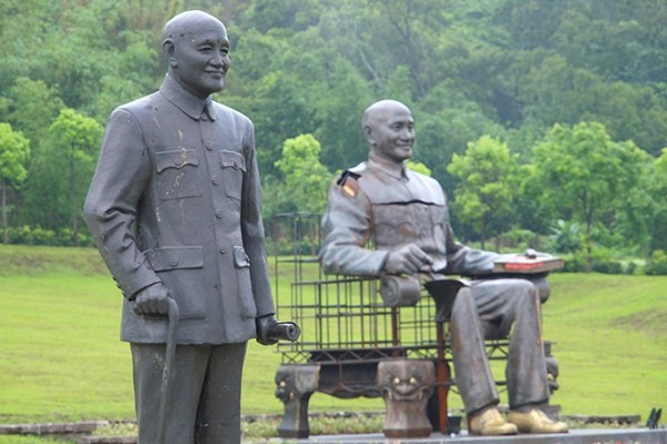 台灣政治人物銅像斬首大作戰