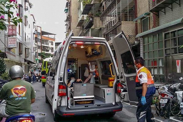救護車慘變免費的士，一人一年已叫車百次