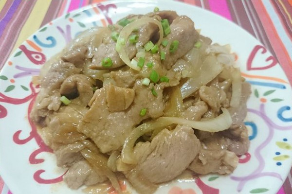 洋蔥炒豬柳 