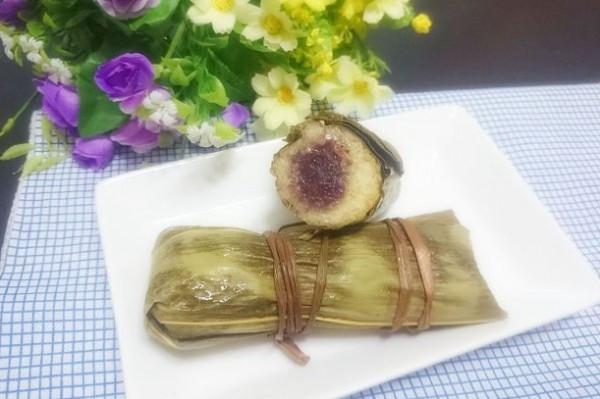 豆沙鹼水粽