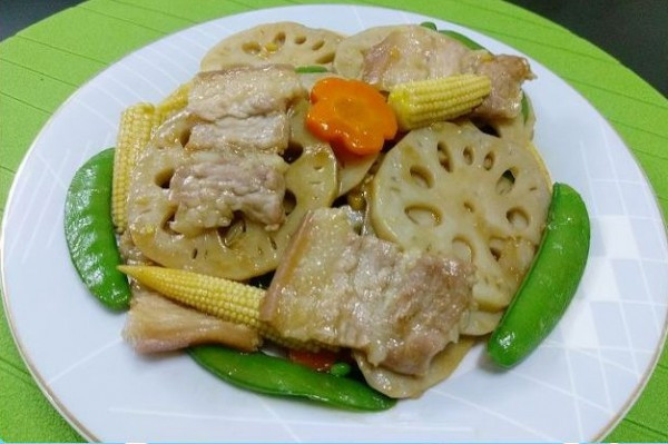新年好運菜式：鹹肉雜錦炒藕片