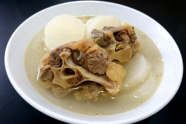 白蘿蔔牛尾湯