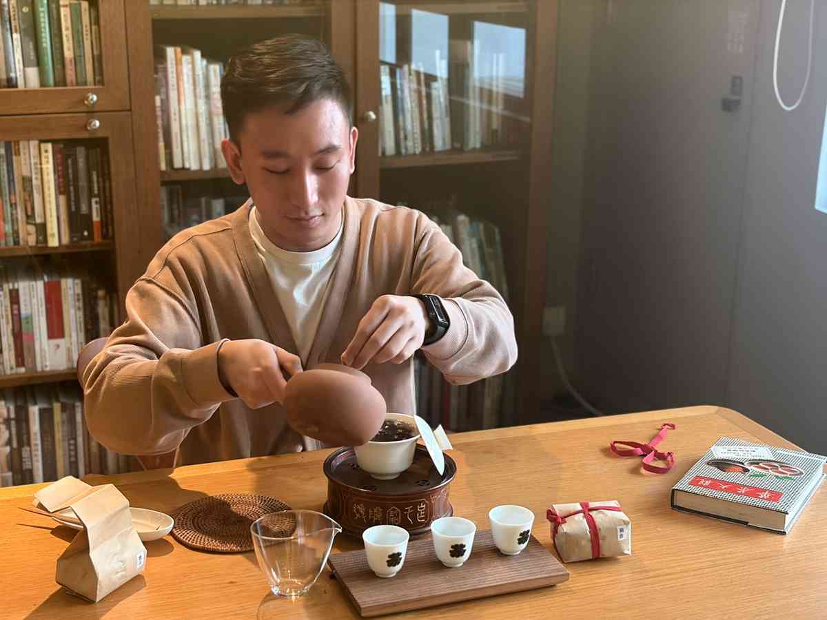 茶文化的再創造 —— 華茶館x Cha-Tailor對談:「茶不再只是歷史的符號」 茶文化的再創造 —— 華茶館x Cha-Tailor對談:「茶不再只是歷史的符號」