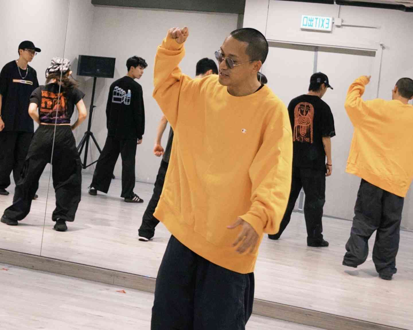 January Artcation:西九表演藝術節《剩女經濟》、香港街舞文化節劇場《痛流》、個展《You'll never walk alone》 January Artcation:西九表演藝術節《剩女經濟》、香港街舞文化節劇場《痛流》、個展《You'll never walk alone》