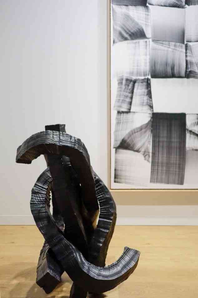 Art Basel 2026精選:ZORO 10數碼與人類的連結、江記現場砸碎作品直擊價格與價值的矛盾 Art Basel 2026精選:ZORO 10數碼與人類的連結、江記現場砸碎作品直擊價格與價值的矛盾