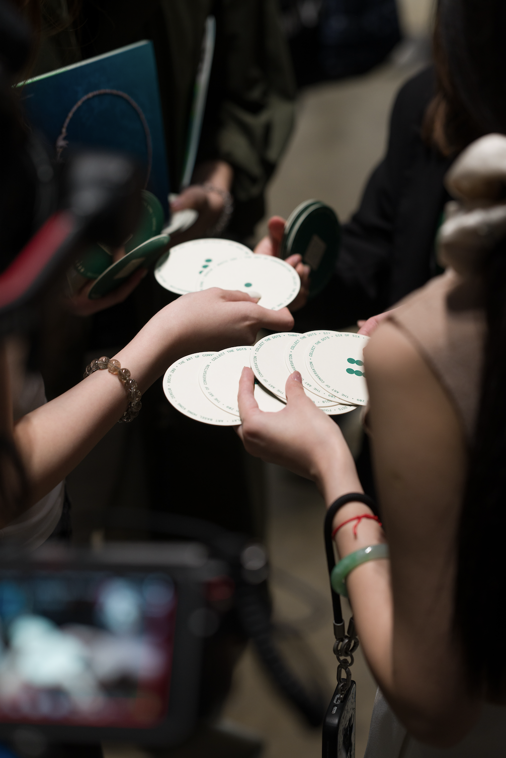 Art Basel 2026精選:ZORO 10數碼與人類的連結、江記現場砸碎作品直擊價格與價值的矛盾 Art Basel 2026精選:ZORO 10數碼與人類的連結、江記現場砸碎作品直擊價格與價值的矛盾