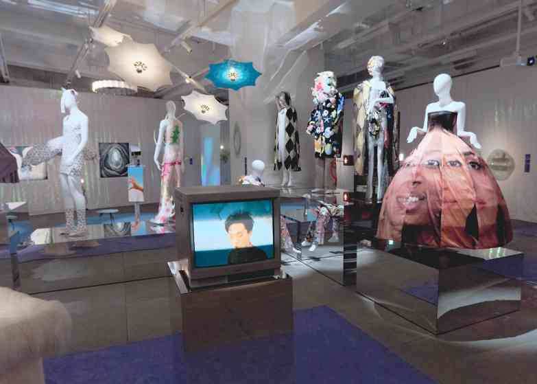 June Art Map：光之巨匠 James Turrell全新作品、Frank Bowling「若水」香港首展、黃竹坑「dreamedcore」