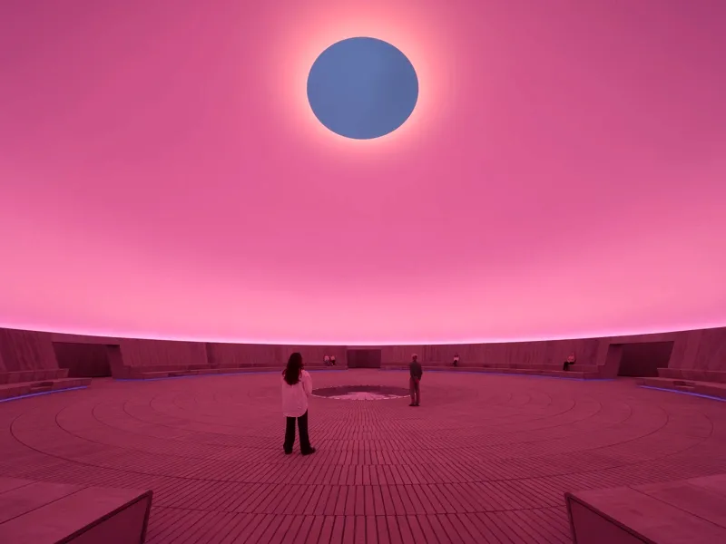 從巴黎的雲霧到丹麥的光影：中谷芙二子的《Cloud #07156》與 James Turrell 的《As Seen Below &ndash; The Dome》