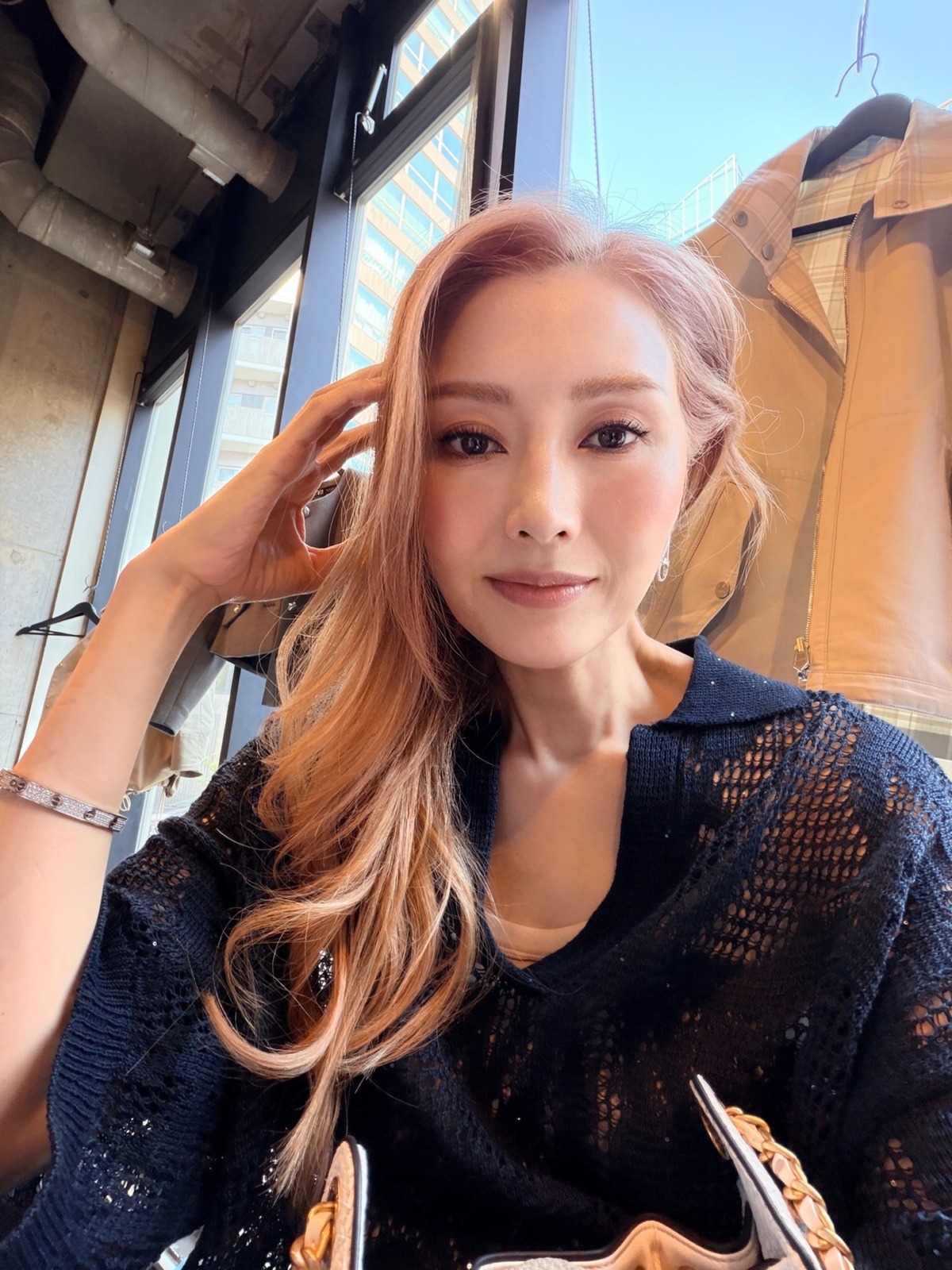 明星保養｜56歲「最美港姐」李嘉欣PO健身相　曬驕人背肌極吸睛　靠5招凍齡保「逆天顏值」