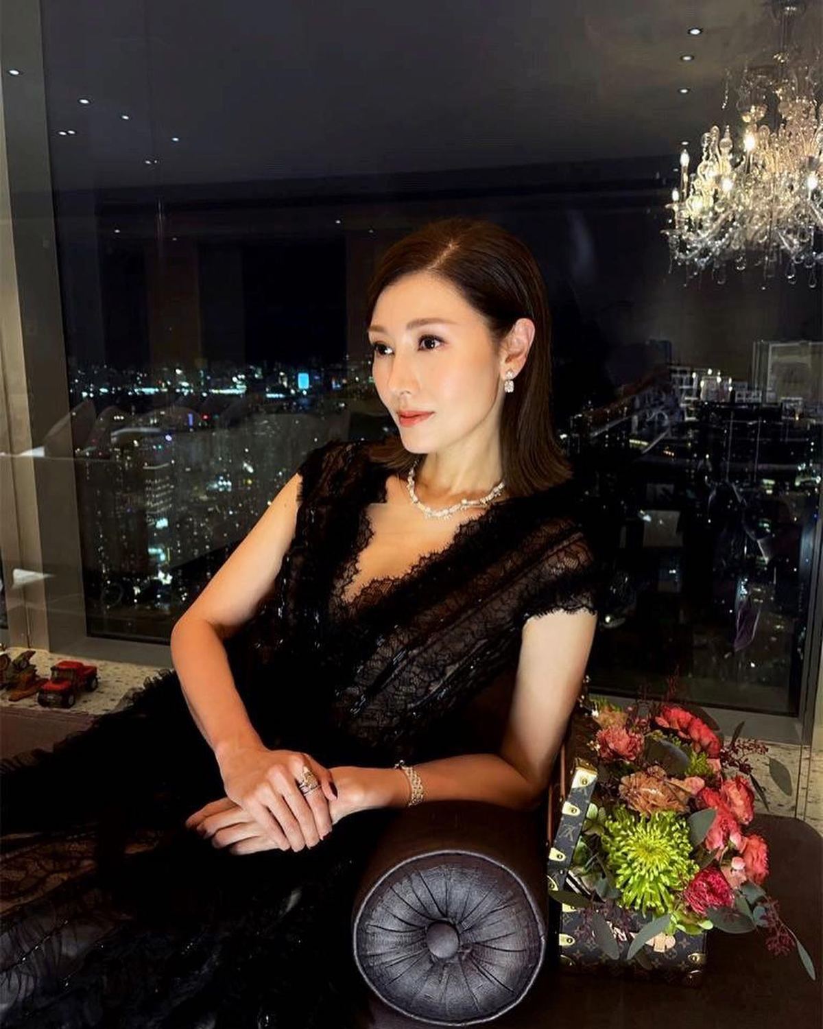 明星保養｜56歲「最美港姐」李嘉欣PO健身相　曬驕人背肌極吸睛　靠5招凍齡保「逆天顏值」