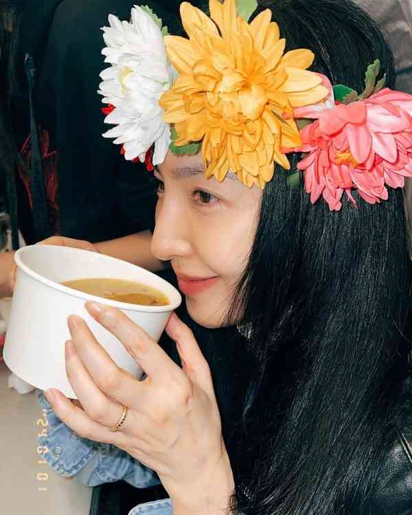 女星保養|48歲楊謹華多年保持逆天身材 靠「268飲食法」中年不長肉 私藏1養生飲品養出好氣色 女星保養|48歲楊謹華多年保持逆天身材 靠「268飲食法」中年不長肉 私藏1養生飲品養出好氣色