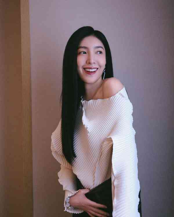 女星保養|48歲楊謹華多年保持逆天身材 靠「268飲食法」中年不長肉 私藏1養生飲品養出好氣色 女星保養|48歲楊謹華多年保持逆天身材 靠「268飲食法」中年不長肉 私藏1養生飲品養出好氣色