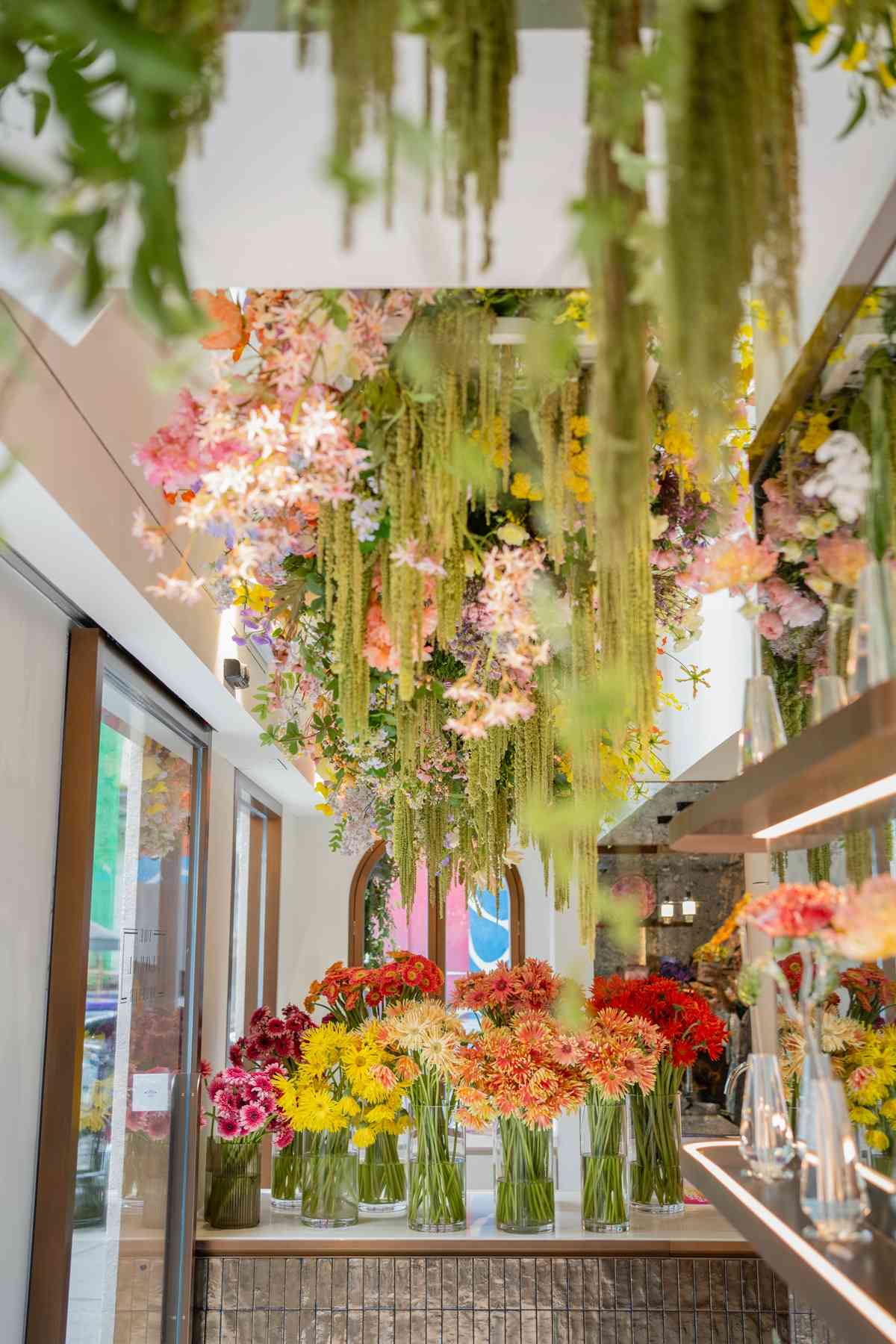 專訪The Floral Atelier創辦人Lelian Chew：在短暫的盛放裡，學會與自然共處的生命哲學