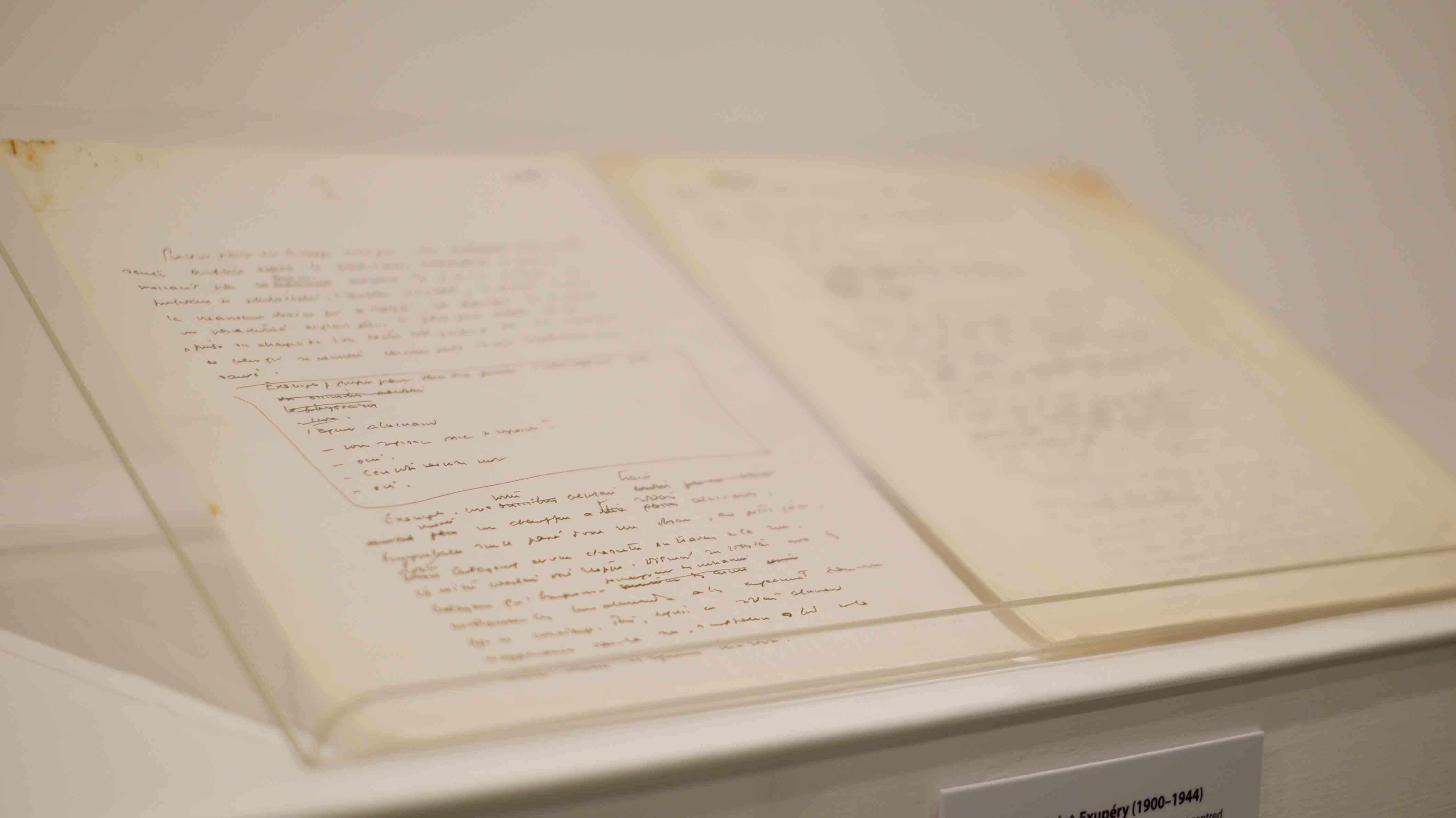 「小王子與飛行員」特展：從珍稀原稿見證二戰中誕生的《小王子》，化作黑暗裡的一道光
