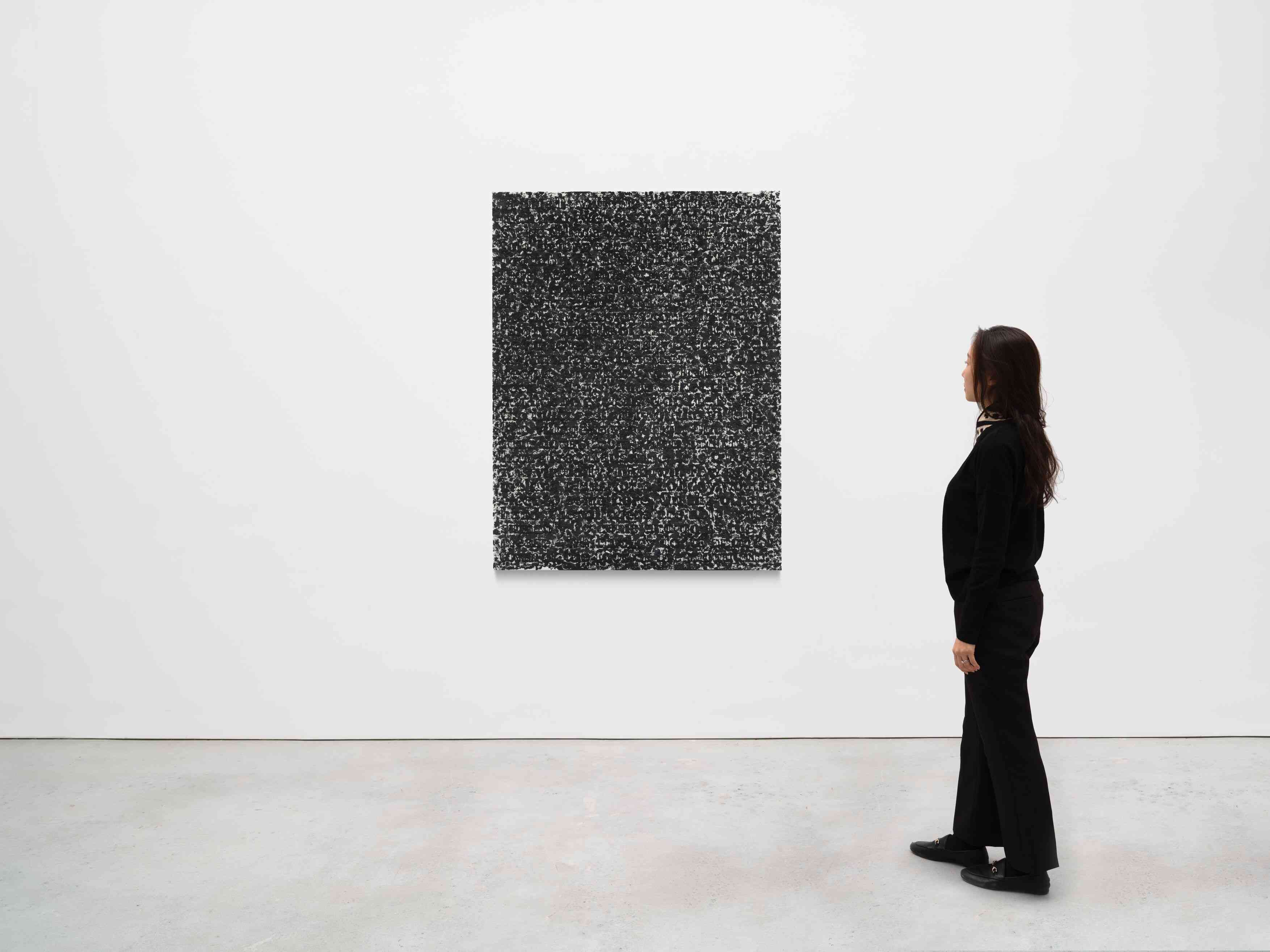 格蘭&middot;里根首爾個展「黑月」：在黑色器物中，凝視歷史的沉默
