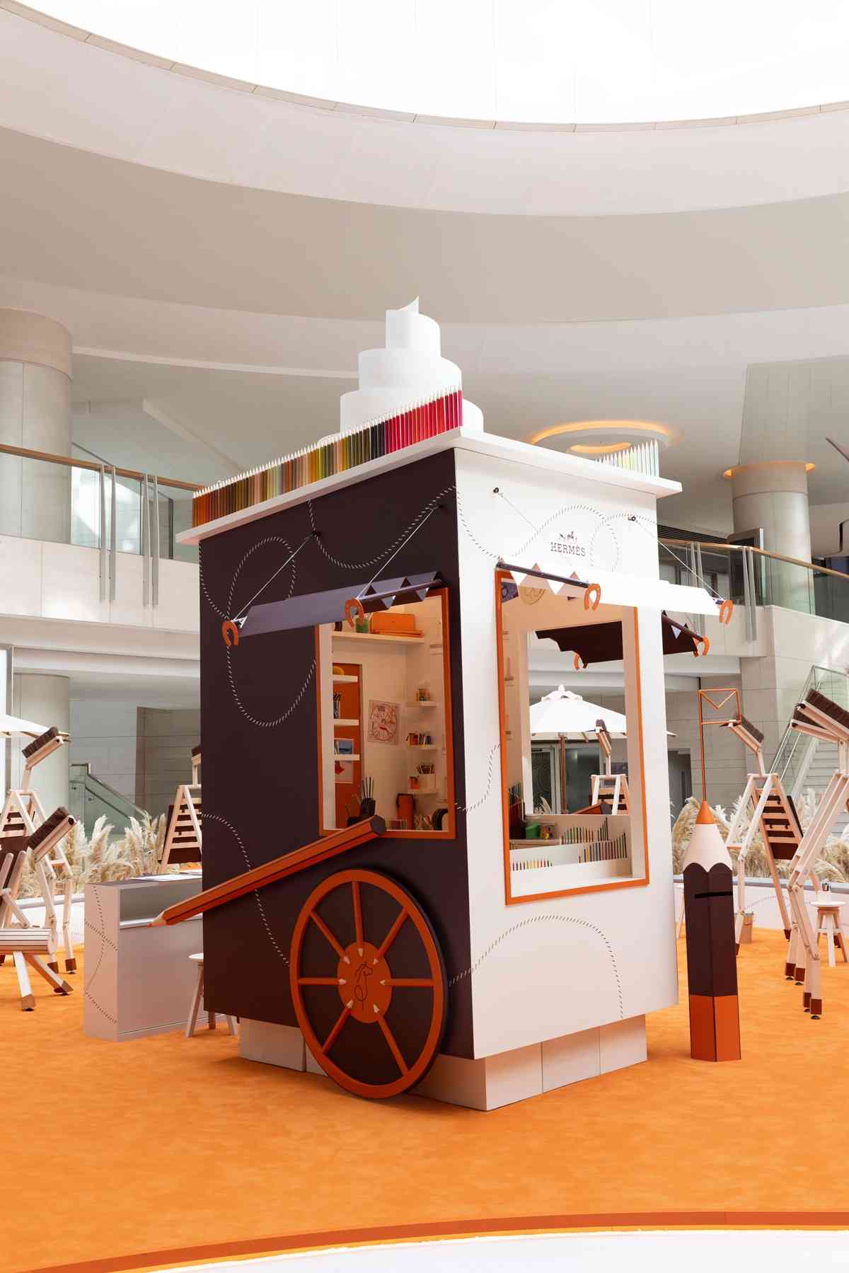 用筆紙傳遞愛與情:「Hermès Drawn to Craft」走進香港 用筆紙傳遞愛與情:「Hermès Drawn to Craft」走進香港