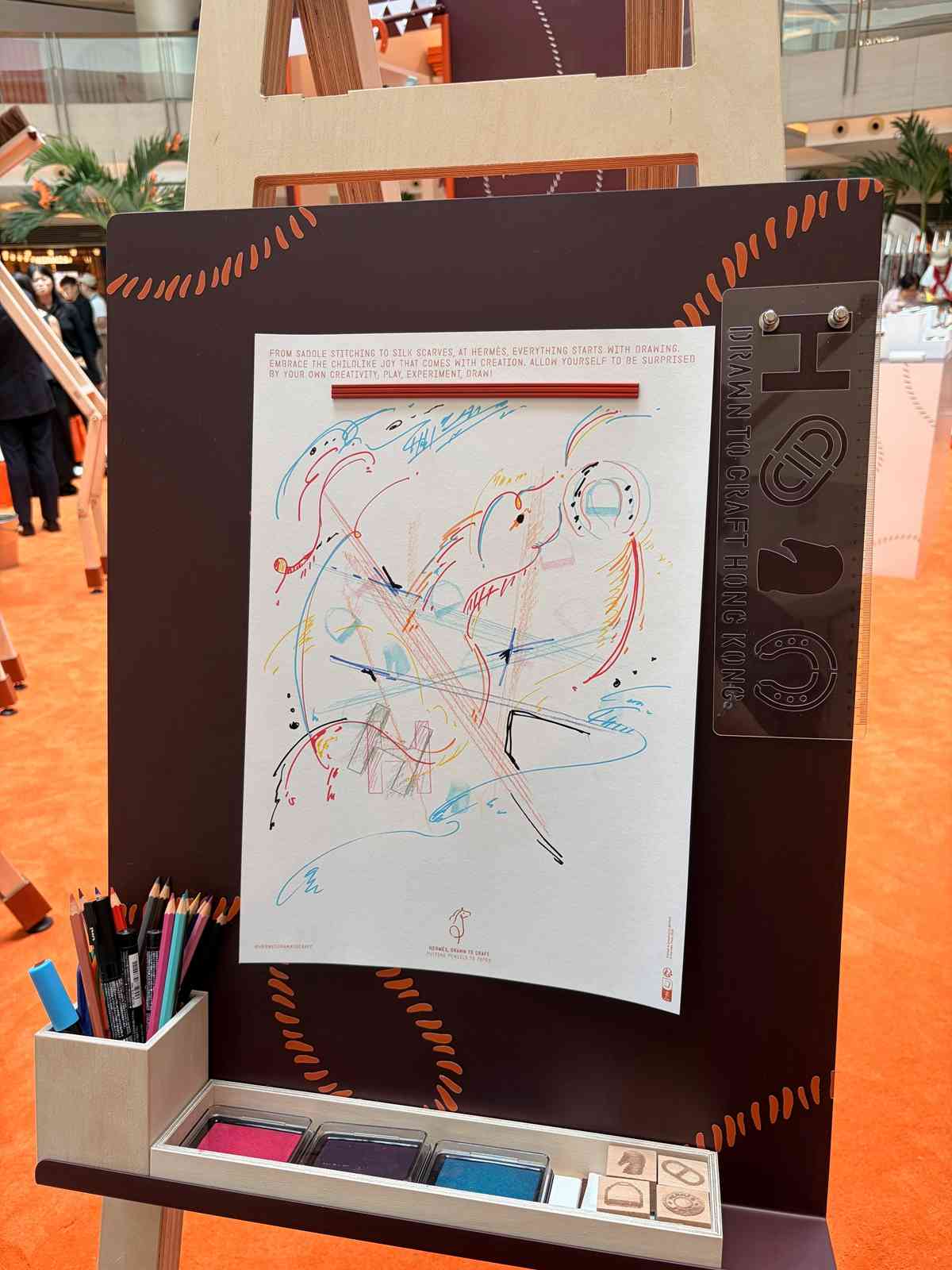 用筆紙傳遞愛與情:「Hermès Drawn to Craft」走進香港 用筆紙傳遞愛與情:「Hermès Drawn to Craft」走進香港