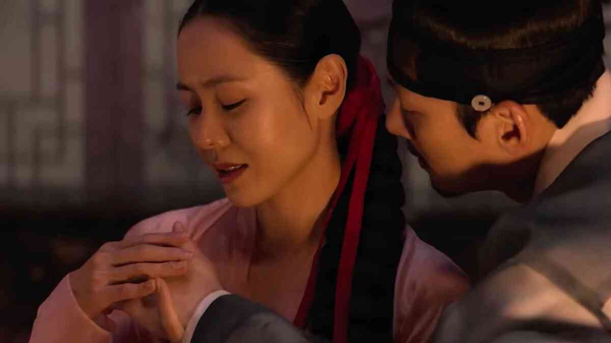 在禮教與血肉的裂縫裡:Netflix《挑情醜聞》的權力、性別與寂寞美學 在禮教與血肉的裂縫裡:Netflix《挑情醜聞》的權力、性別與寂寞美學