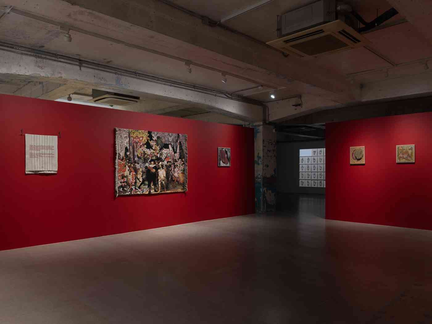當肌膚、髮絲與銅線相連：刺點畫廊《柔韌的邊界》，重新定義柔軟的力量