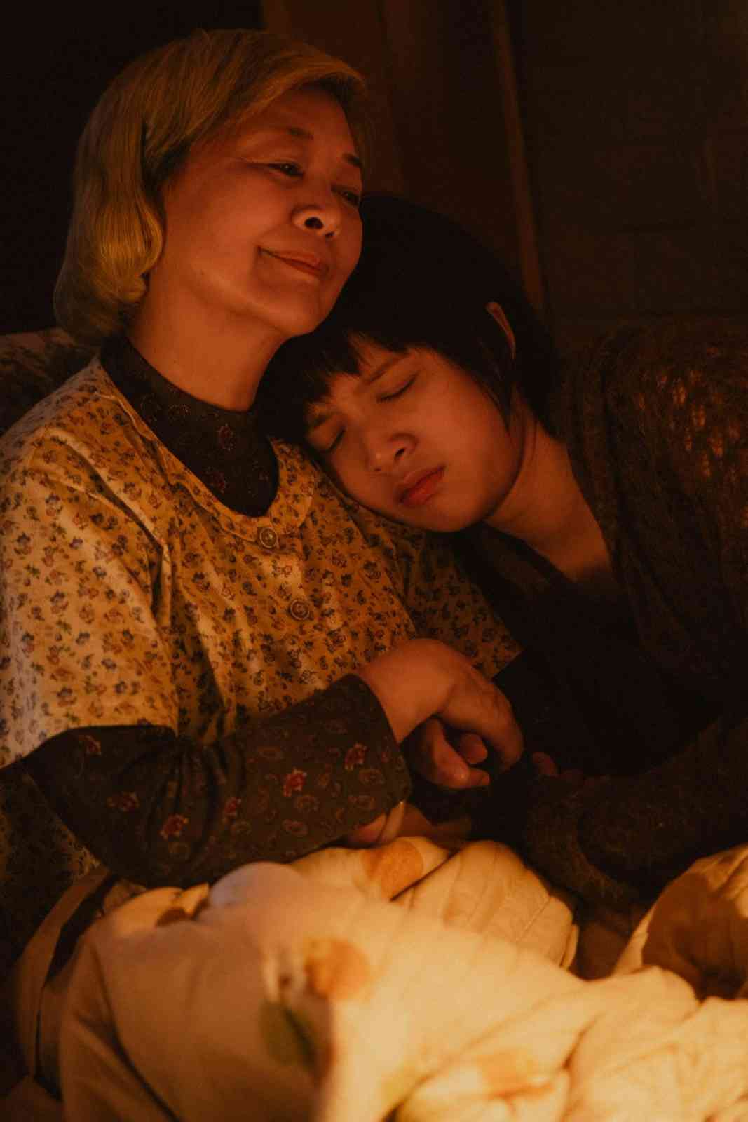 金燕玲就是女主角