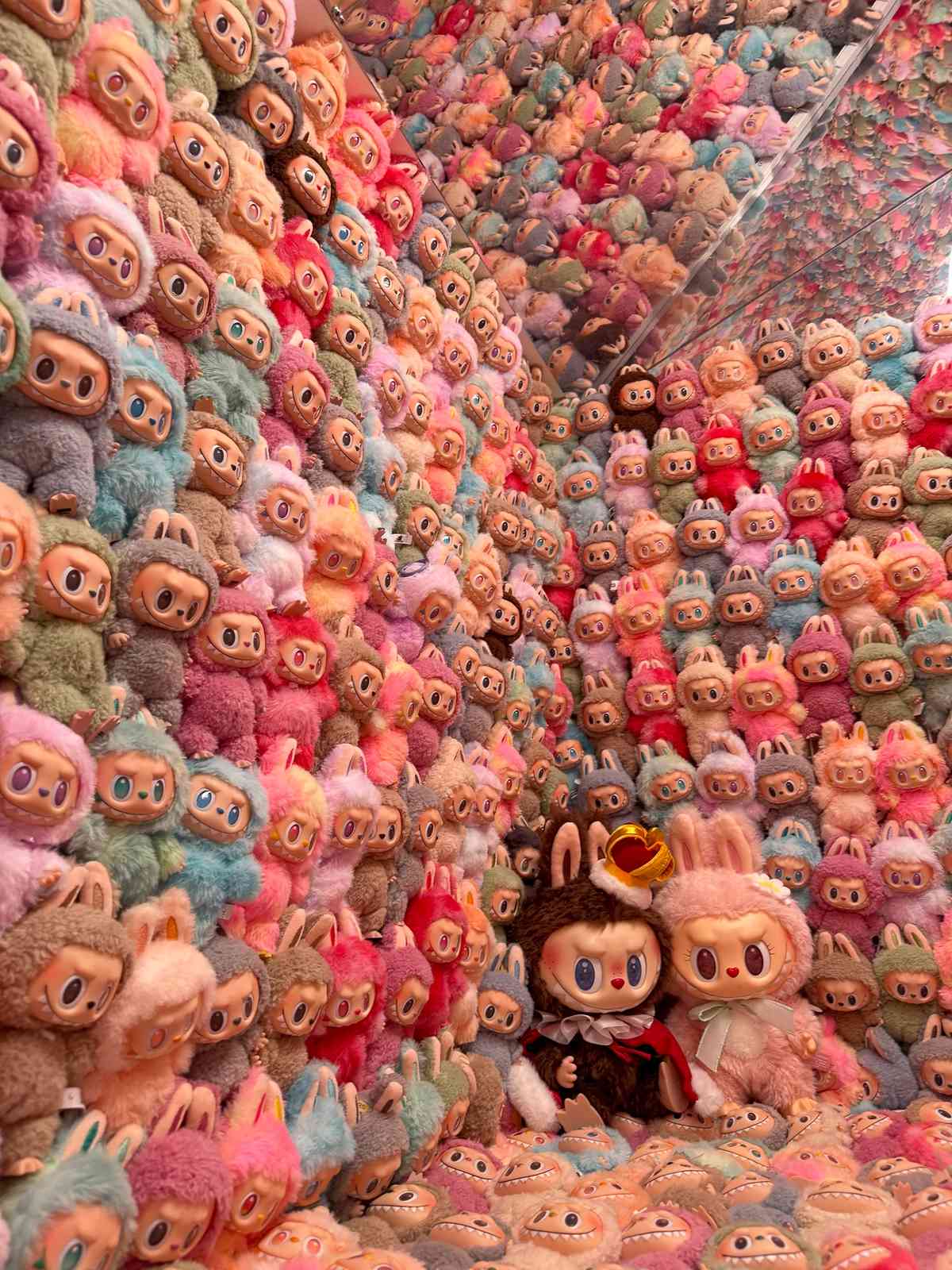 小怪物大文化：Labubu如何從潮玩變成文化符號，折射屬於時代的縮影？