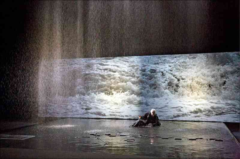 這個二月，為她與坂本龍一預留一席&mdash;&mdash;在教授的音樂裡再次重逢