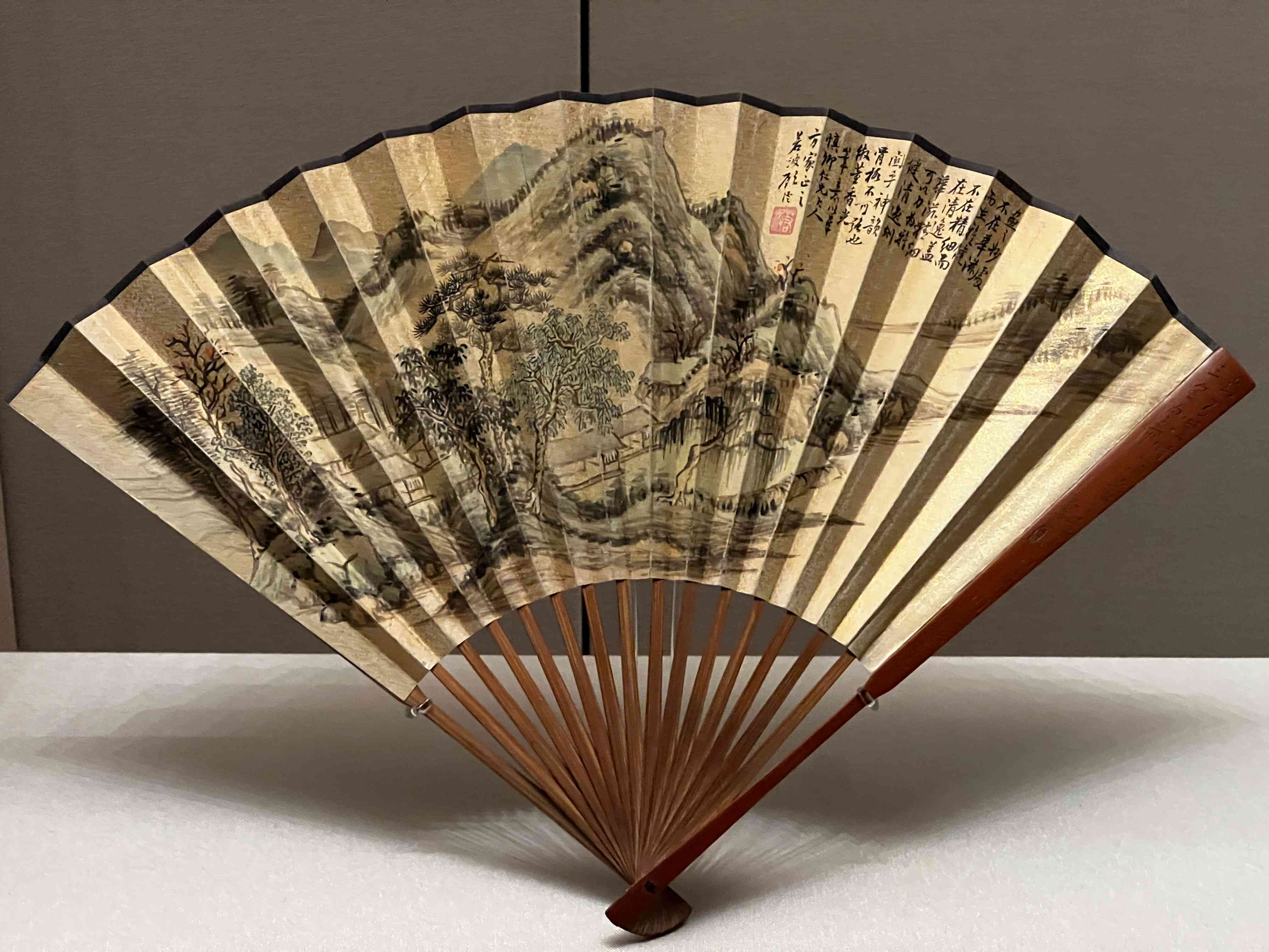 《難得清風──靜觀樓藏扇精選》：在方寸間，窺見一個深邃的藝術世界