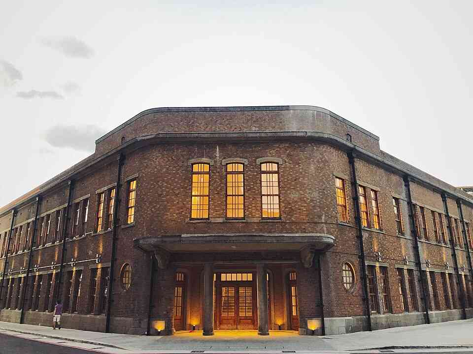 基隆的百年風景：從漁港、夜市到美術館，感受煙火日常與當代藝術