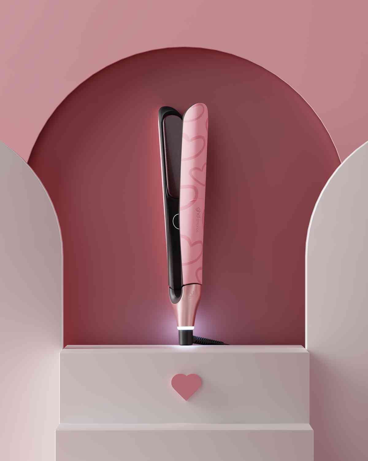 PINK POWER UP！全新 ghd柔霧粉紅慈善限量系列：以粉紅力量，為乳癌患者注入自信與勇氣！