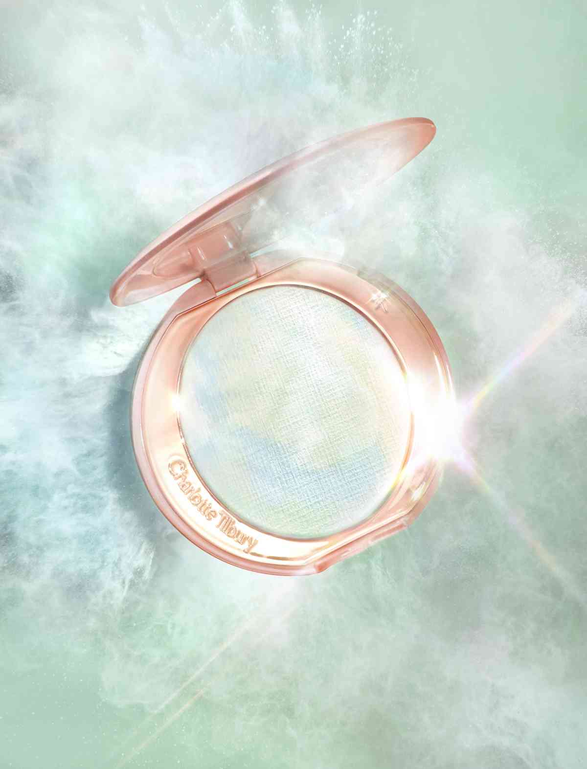 高溫下的底妝貼服指南：Charlotte Tilbury 隱形定妝神器、Bobbi Brown 皇牌底霜、Dior 完美上鏡底妝
