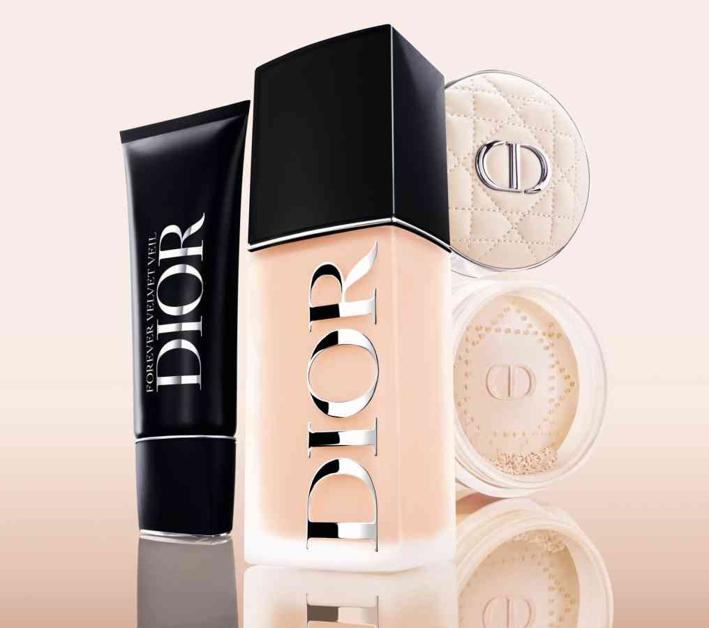 高溫下的底妝貼服指南：Charlotte Tilbury 隱形定妝神器、Bobbi Brown 皇牌底霜、Dior 完美上鏡底妝