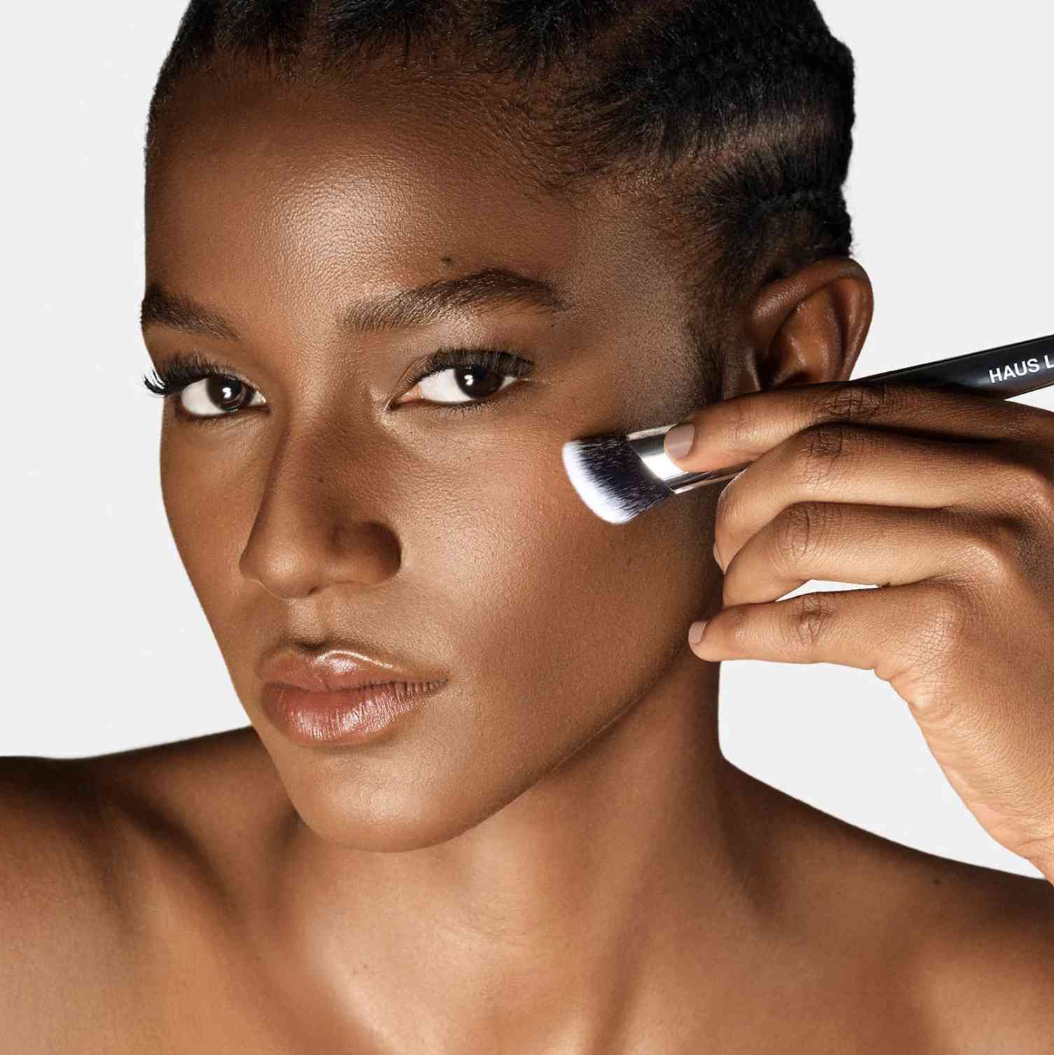 Sephora Beauty Pass Sale：Hourglass限定胭脂盤、Haus Labs遮瑕掃、Fenty Beauty唇釉，護膚化妝好物必買推薦！