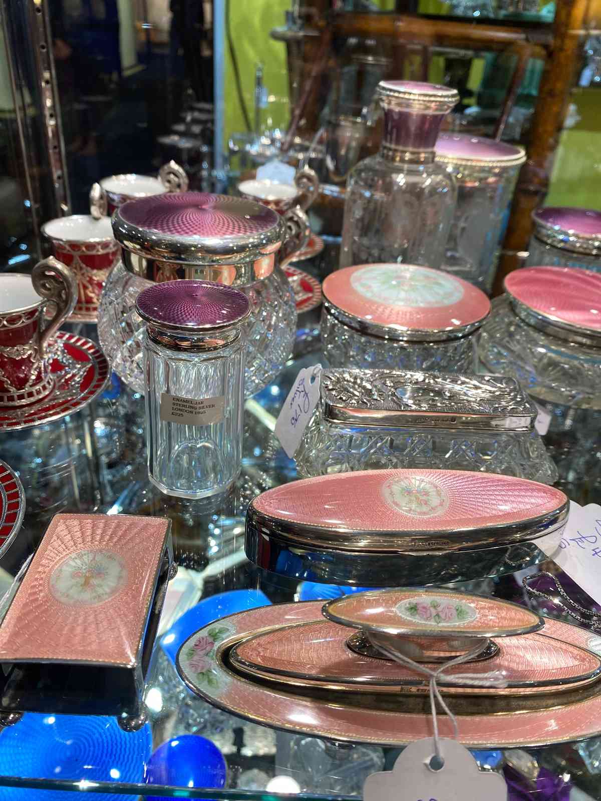 The Decorative Fair:倫敦奢侈中古手袋、家俱飾品集中地 The Decorative Fair:倫敦奢侈中古手袋、家俱飾品集中地