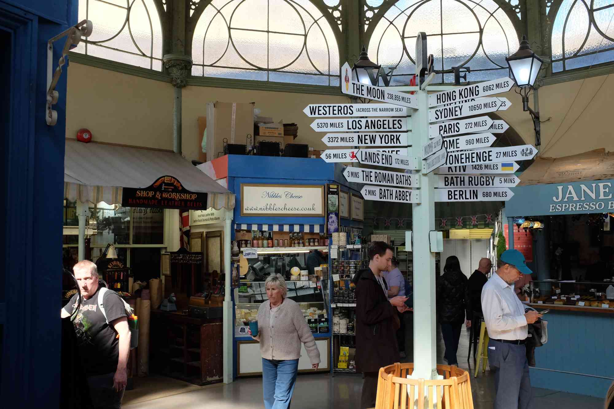 英國旅遊熱門城市Bath一日漫遊:從羅馬浴場到英式優雅 英國旅遊熱門城市Bath一日漫遊:從羅馬浴場到英式優雅