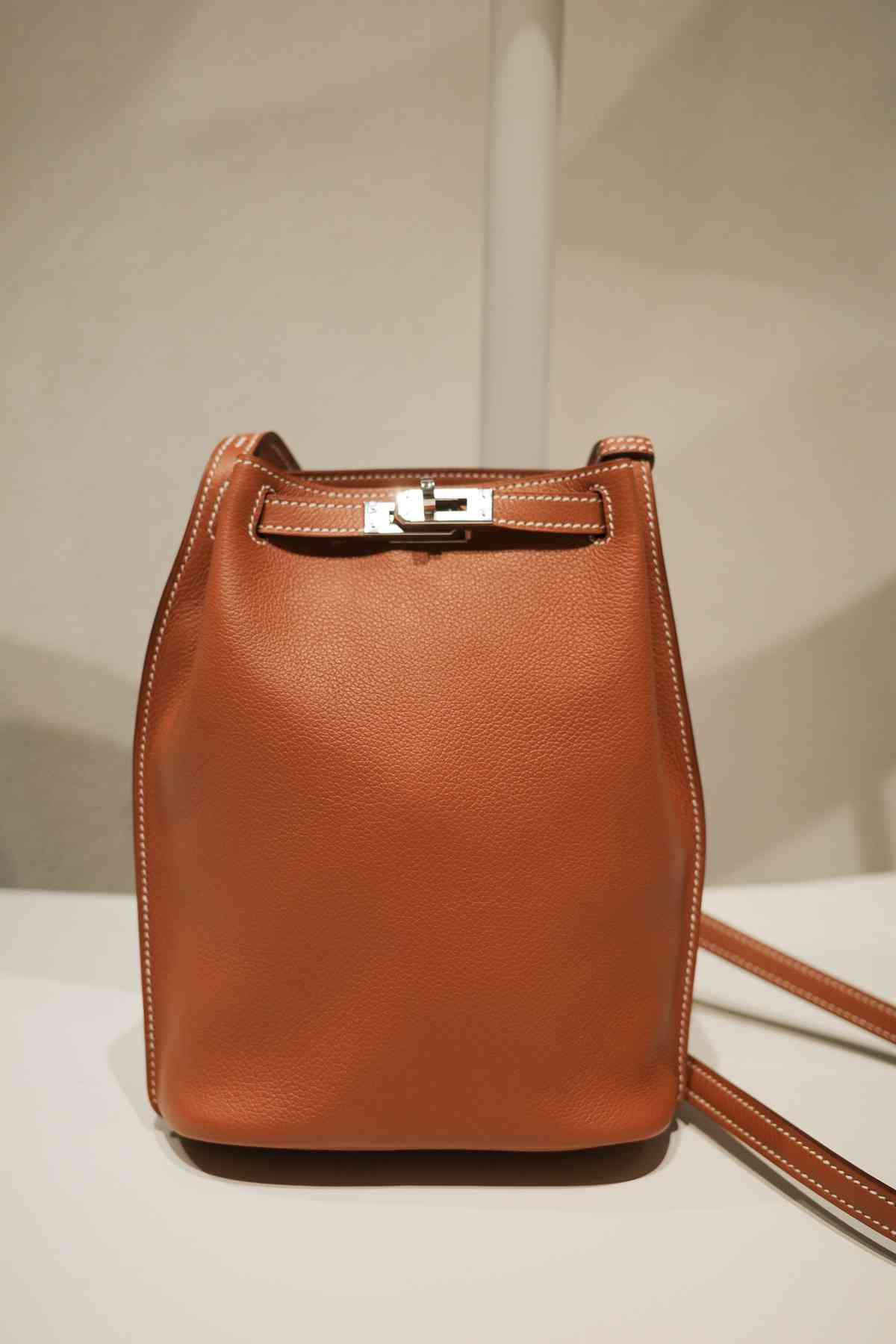 Herm&egrave;s 2026春夏手袋搶先看！9大新作亮相：Kelly 變奏版 Hobo 斜揹袋、小巧可愛皮箱掛飾