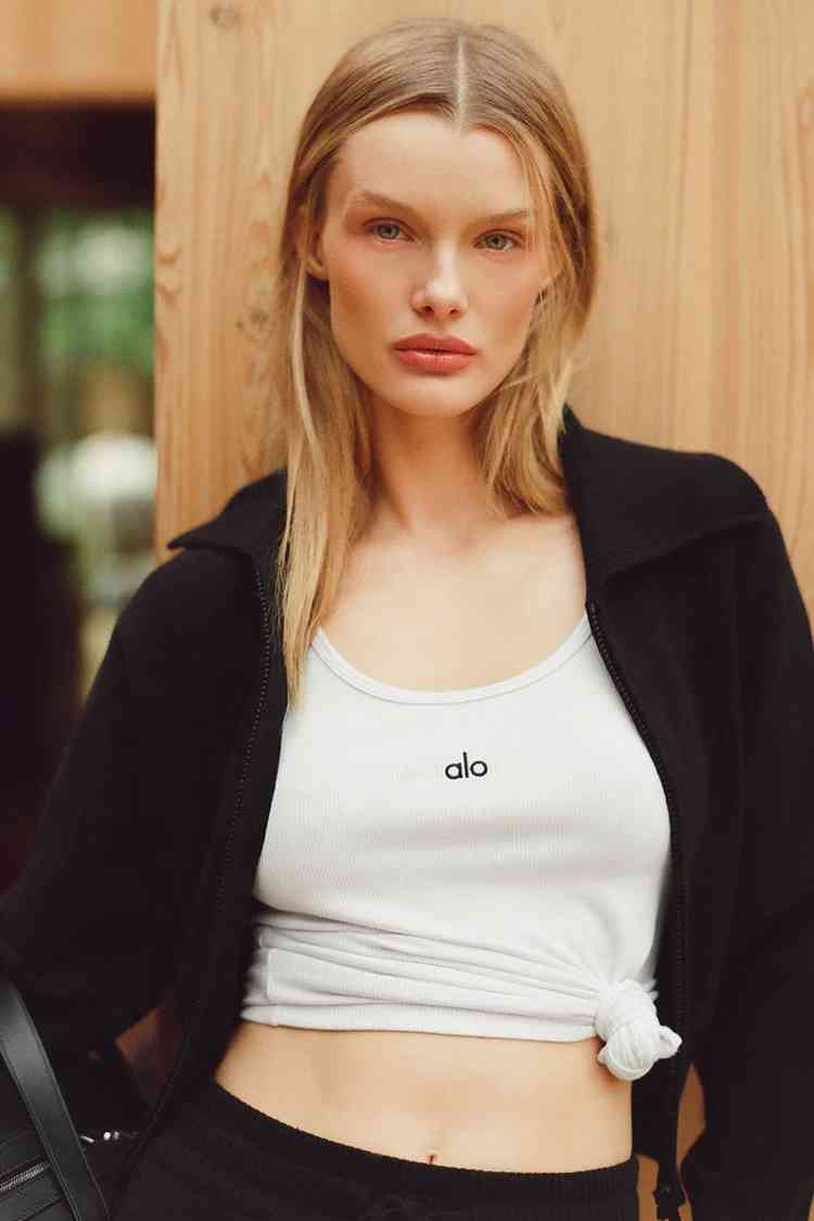 瑜伽界的Miu Miu？ alo級感的「Athleisure」成功讓全球女生瘋狂