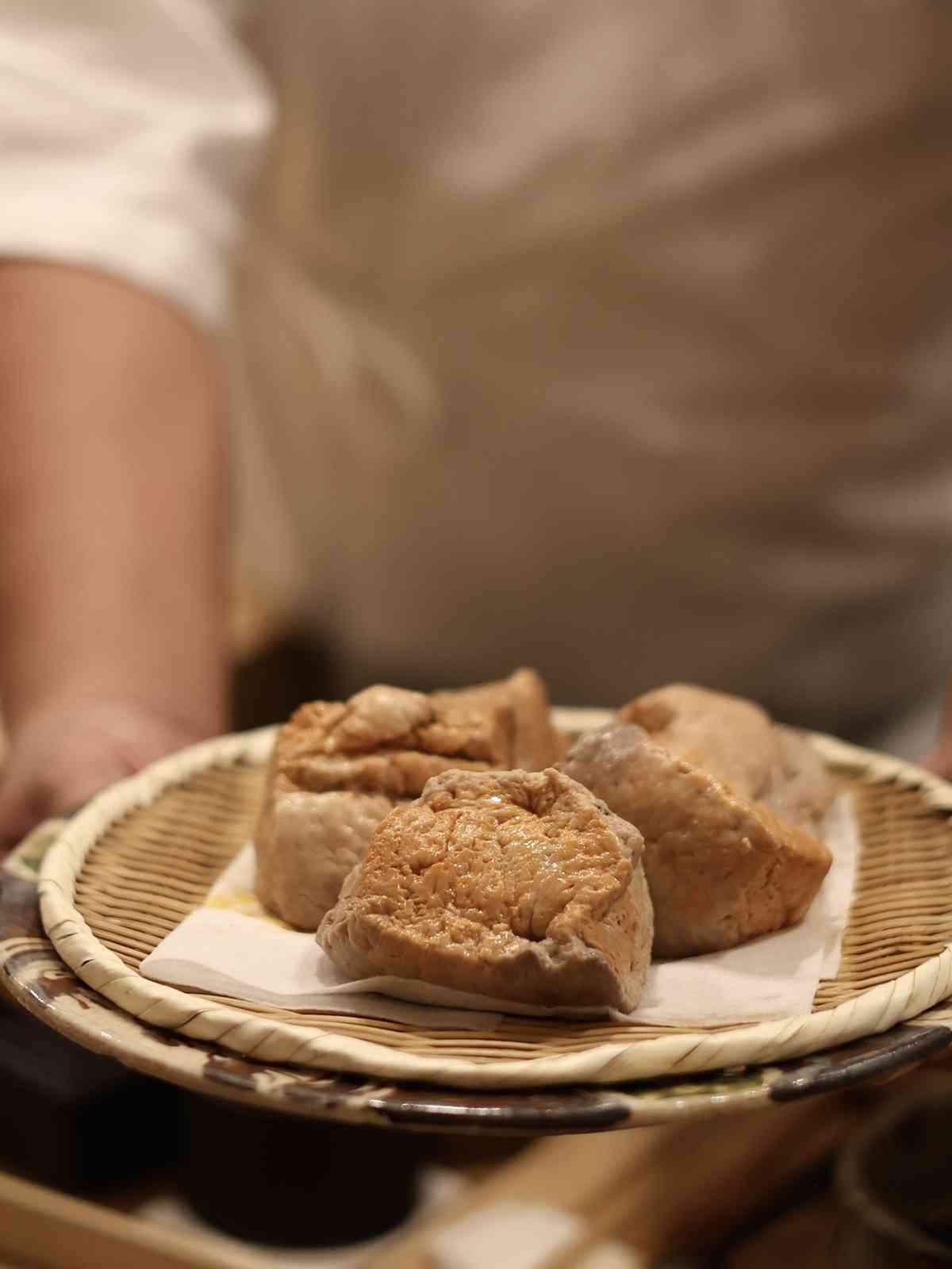 天后Omakase名店清酒Pairing晚宴！大閘蟹紹酒漬、乳鴿土鍋飯、蟬衣花膠，日藉職人匠心盛宴