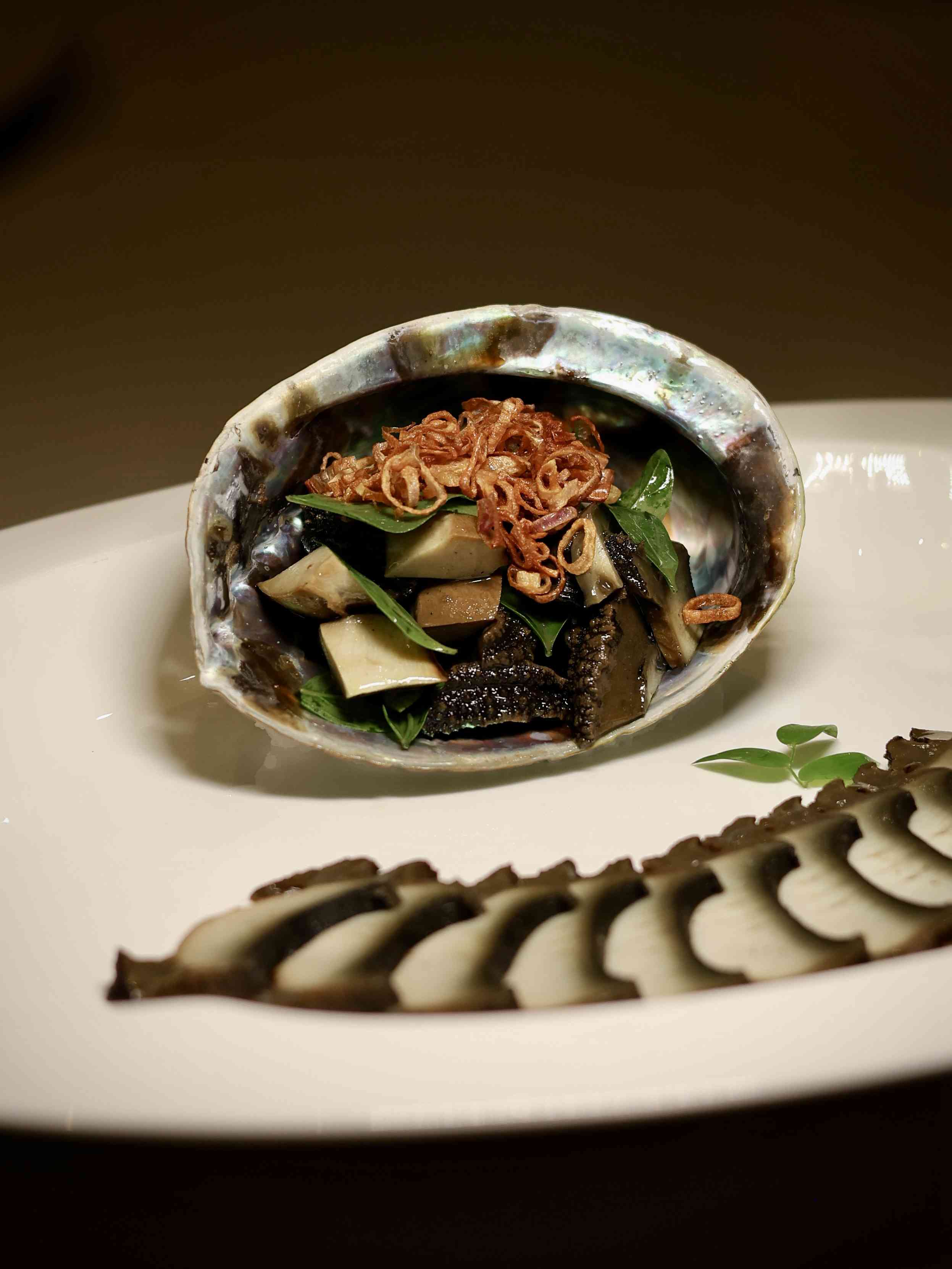 深圳黑珍珠潮州菜：澄海獅頭鵝、潮式醃海鮮、酸菜煮甲魚，奢華地道的潮汕美饌！