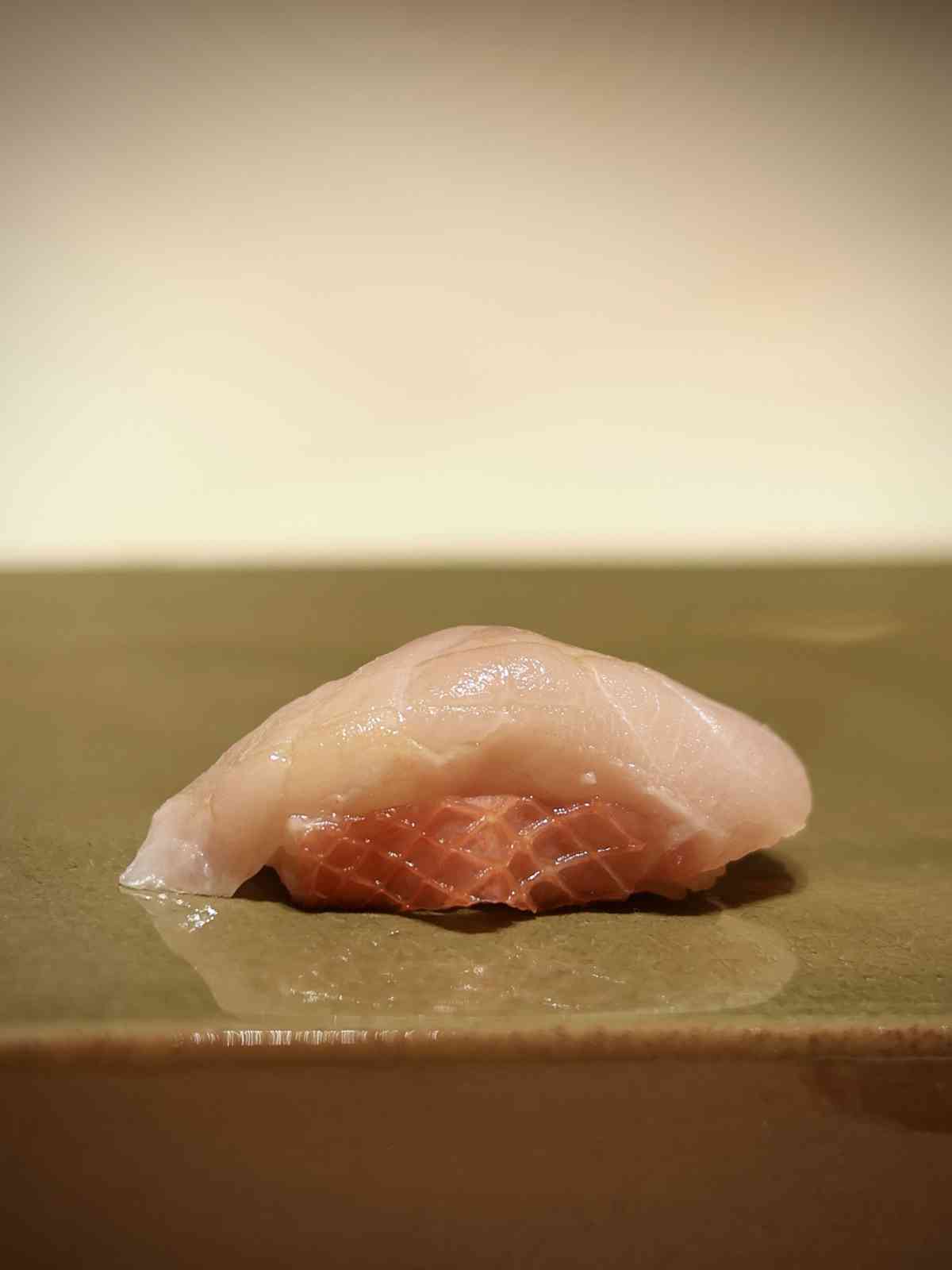 日本米芝蓮二星傳奇壽司餐廳登陸澳門，揚海老芋配北海道海膽、福岡鯖魚豆腐多士、岡山牡蠣壽司，滿滿星級滋味