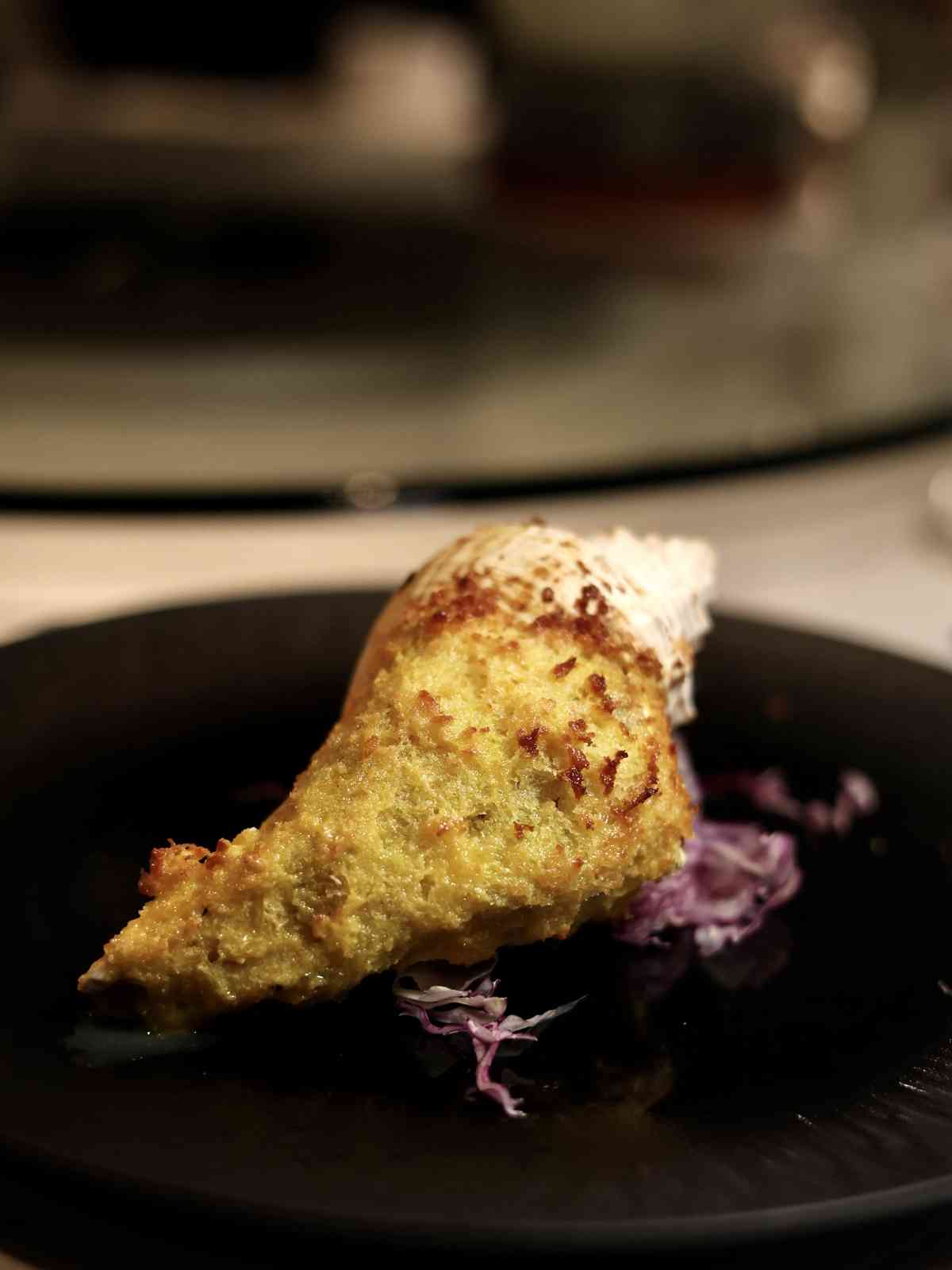 尖東高級中菜廳推出華麗金蠔宴！金蠔酥香焗大響螺、蜜餞金蠔配金蒜 M5 和牛，團年春茗的好選擇