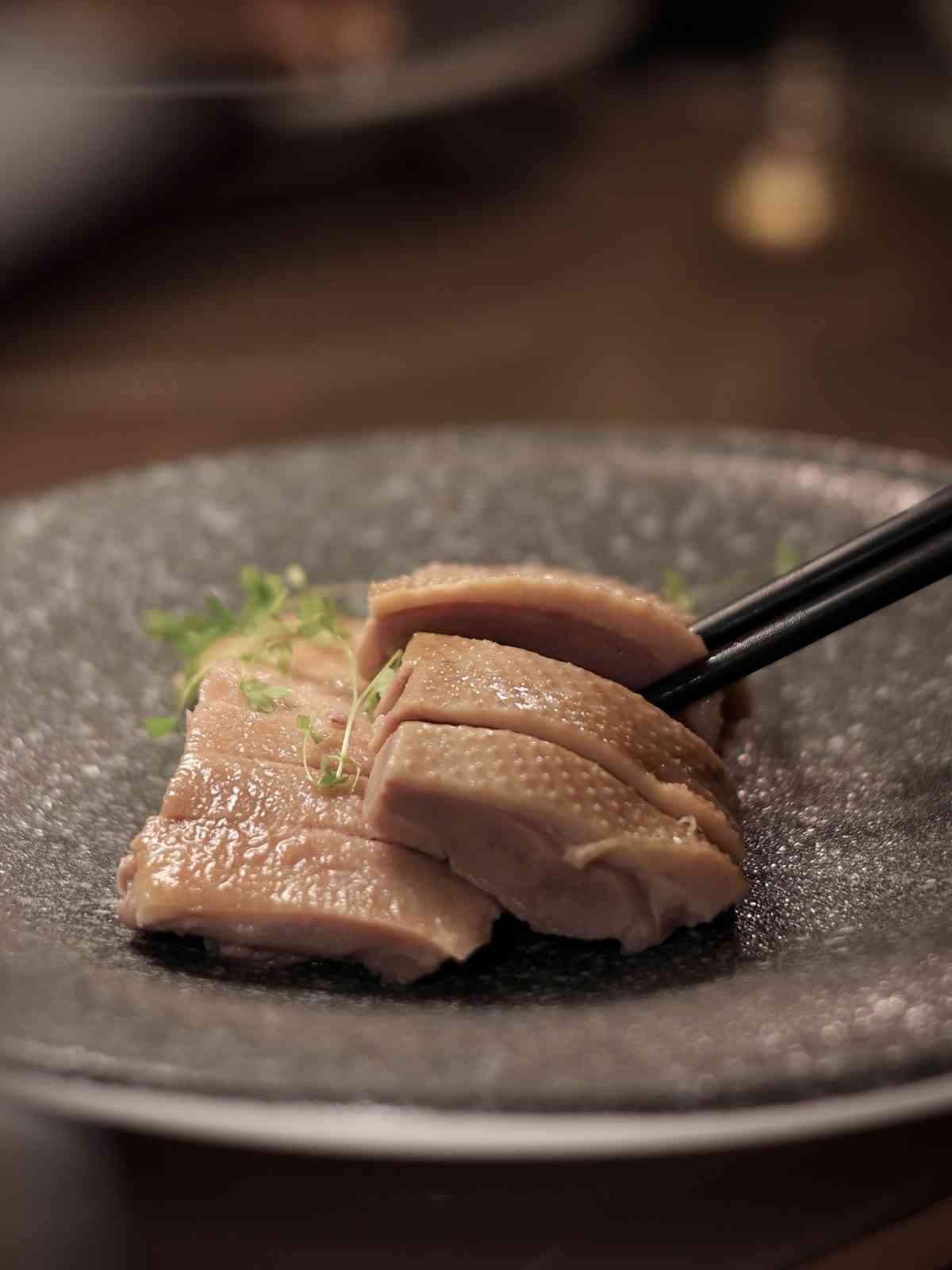 「經典雋永、新韻開序」：鱈魚獅子頭、黑蒜裙邊燒粉皮、軟兜長魚，傳統與現代交融的驚艷淮揚菜