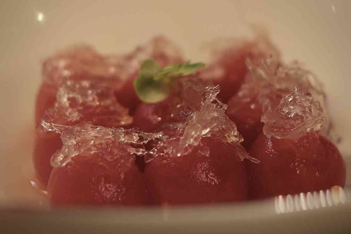 「經典雋永、新韻開序」：鱈魚獅子頭、黑蒜裙邊燒粉皮、軟兜長魚，傳統與現代交融的驚艷淮揚菜