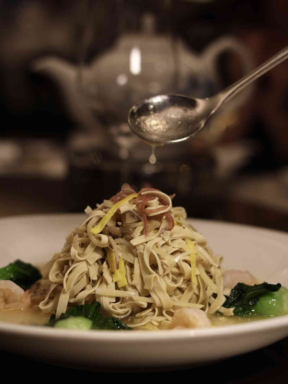 「經典雋永、新韻開序」：鱈魚獅子頭、黑蒜裙邊燒粉皮、軟兜長魚，傳統與現代交融的驚艷淮揚菜