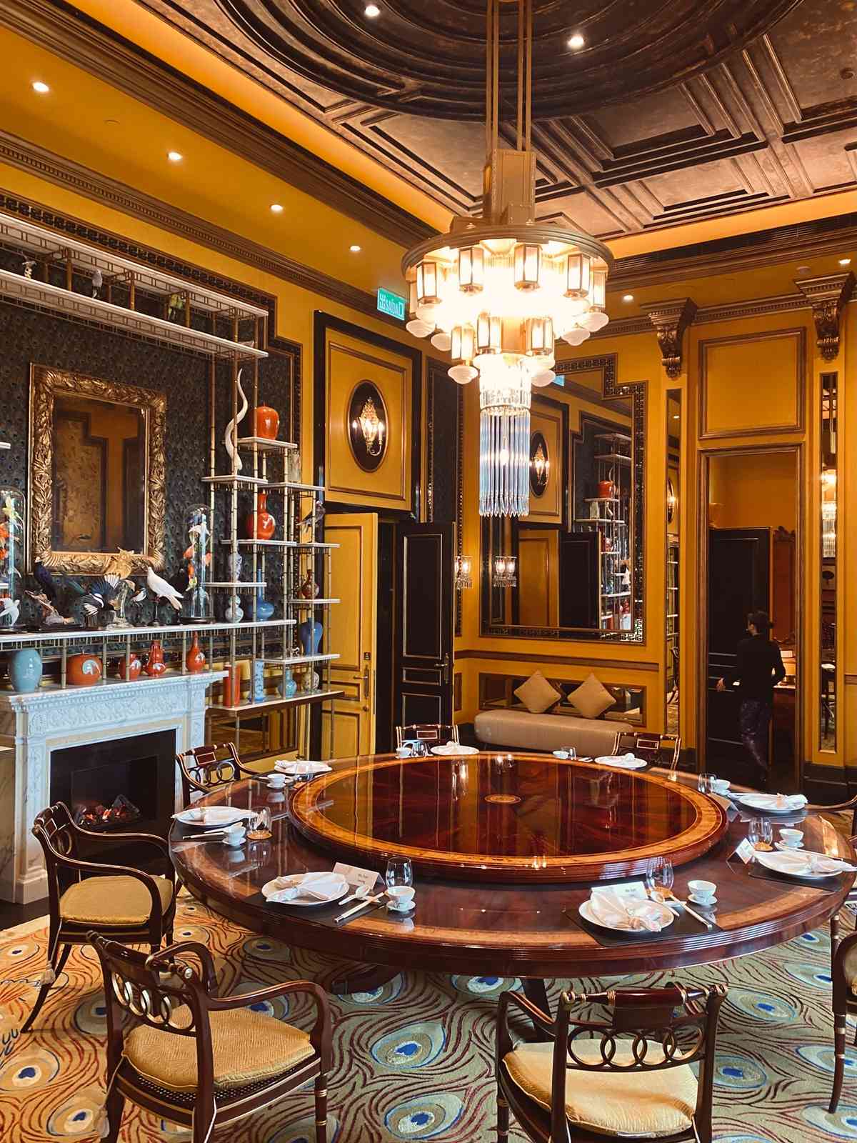 御花園與泰安門星級四手盛宴：百花梅菜釀關東遼參、海膽配棕黃油酸麵包、太史鳳凰水魚羹，美味無窮的一夜