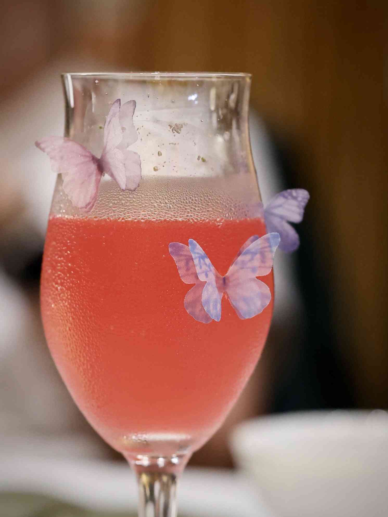 御花園與泰安門星級四手盛宴：百花梅菜釀關東遼參、海膽配棕黃油酸麵包、太史鳳凰水魚羹，美味無窮的一夜