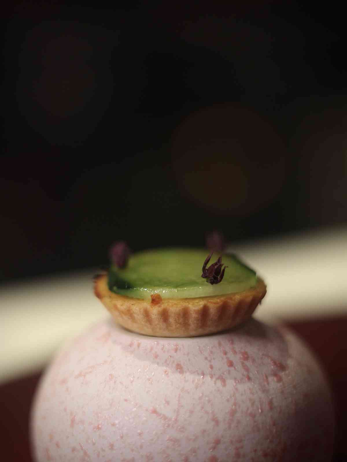 澳門米芝蓮一星無國界料理：紅魔蝦、黑金鮑、芝麻奶海膽松露麵，風味與美感的對話